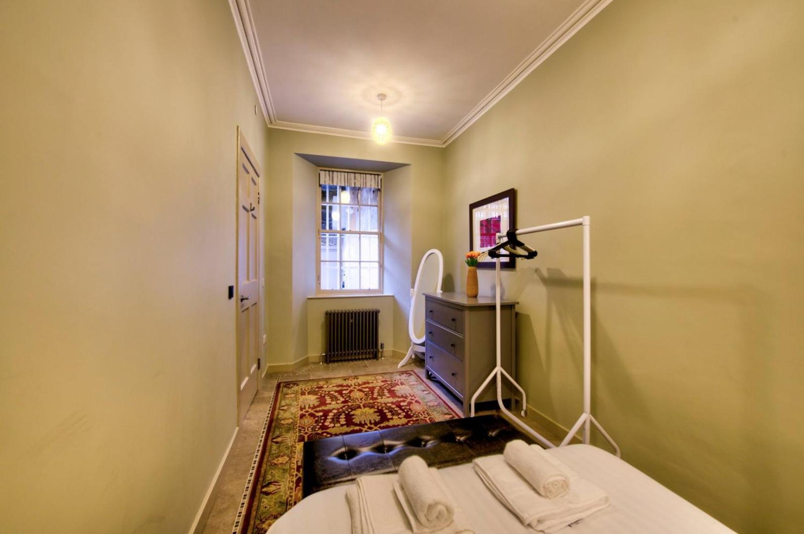 Guestready - Manor Place Basement Apartment Единбург Екстериор снимка
